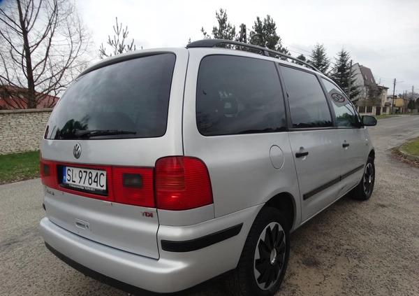 Volkswagen Sharan cena 10500 przebieg: 236000, rok produkcji 2003 z Urzędów małe 254